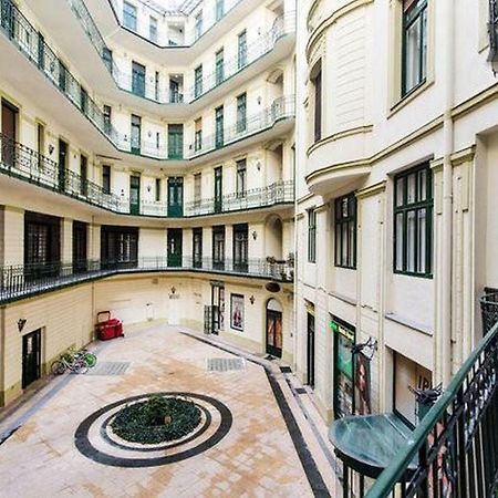 Private Apartment Centertown Будапеща Екстериор снимка